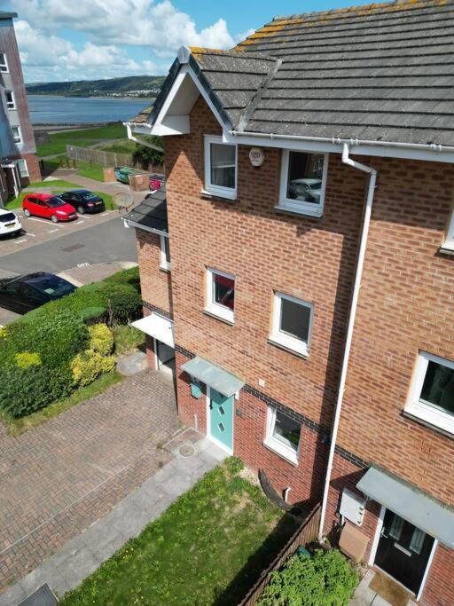 Вилла Coastal Retreat In Carmarthenshire Лланелли Экстерьер фото